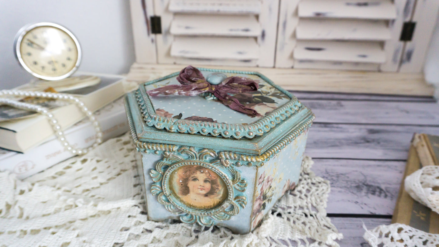 Candy storage box 'Lillian'